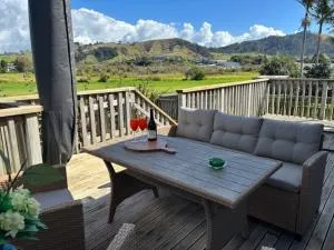 Hillview Delights - Waihi Beach Holiday Home - 蒂阿罗哈