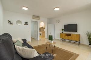 Sunny Beachside Apartment Sleeps 4 Ground Floor