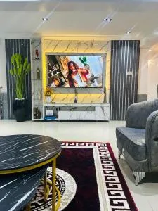 Stylish 2 Bedroom Apartment in the Heart of Abuja - Netflix,Wifi - Garki