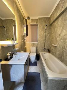 Chill Vibes 3 BR Apartment in Rehab City