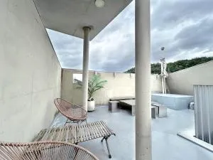 Private duplex house with a nice rooftop - Foreigner only - Hyŏnŭi-dong