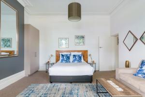 Sun Drenched Ground Floor Studio with Patio