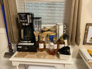 The Hive - Unique Themed Getaway