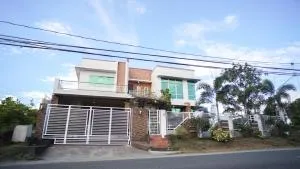 La Casa Vacanze Ph in Batangas City 5BR with Pool - Lobo