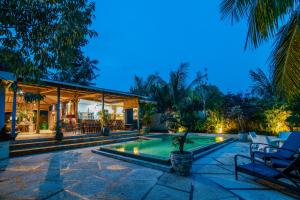 Luxurious Bohemian 4-bedroom open living Villa by Triang Villas