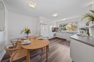 Water-Front Wonder Near Woy Woy