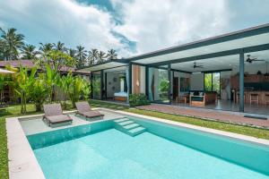 Xanadu - 5BR Ubud Designer Villa, Pool with Rice Fields Views