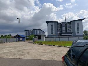 Alan Garden Apartment