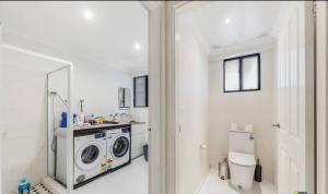 4BR Castle Hill Home Garage Near Mall & Park