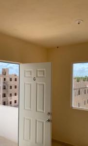 Live for 120 days or up to 2 years in Cancún!