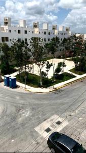 Live for 120 days or up to 2 years in Cancún!