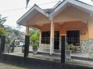 Ndalem Katresnan Homestay - Prambanan