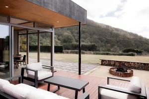 Woodbridge Hill Country Escape