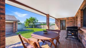 E Retreat by the Bay by HolidayCo