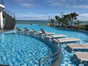 DELMARE BeachFront Sea View