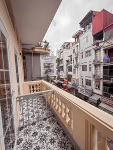 Phòng tắm riêng đôi (Double Private Bathroom)