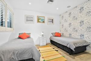 Beach Chalet 7 - Coastal Bliss at Sunrise Beach