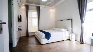 Full-Serviced Residential Apartment in Uptown, BGC