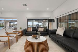 Sydney Harbour-Front Home With Views & Parking