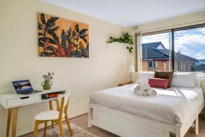 Rosehill Retreat Near Parramatta with Parking