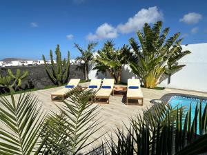 Villa Playa Blanca - Heated pool, AirCon
