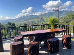 Cooper House Cafe And Farms