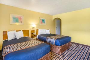 Double Room with Two Double Beds - Non-Smoking room in Rodeway Inn