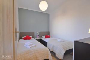 Sunset Apartments - Przestronne, słoneczne mieszkanie dla rodzin - centrum miasta z widokiem na port