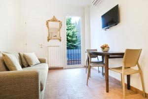 Romantic Hideaway 5 min Walk from Central Station