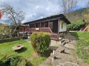 Къща за гости Хитър Петър - Debnevo