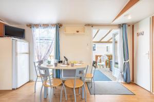 Campings Mobilhome - piscines - terrasse : photos des chambres
