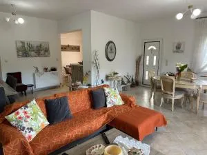 Breeze Holiday Home - Atsipádhes