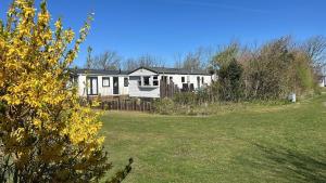 Ferienhäuschen Nr 80 am Kanal Ferienpark de Watersnip