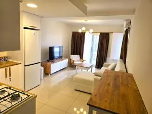 Centrally Located Apartment with Hotel-Style Privileges - Karaolos Plantation