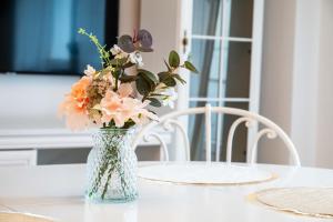 Cismigiu Apartment with Balcony & View