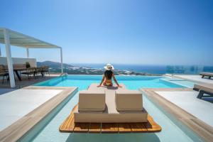 Nafsika Xenia - Odysseus