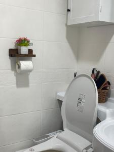 MURR ,3 minutes from Sujin Station, 3R2B, a warm wood-toned home, Namhansanseong, Lotte World