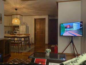 MURR ,3 minutes from Sujin Station, 3R2B, a warm wood-toned home, Namhansanseong, Lotte World