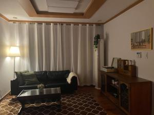 MURR ,3 minutes from Sujin Station, 3R2B, a warm wood-toned home, Namhansanseong, Lotte World