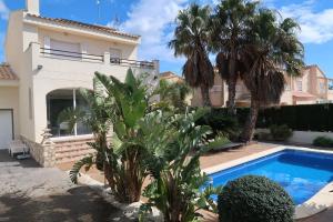 Beautiful Villa With Private Pool And Barbecue