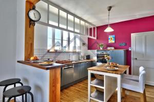 Maisons de vacances LocaLise - M6A - Ty Heol - Maison de vacances a quelques pas du port et des plages - jardin avec terrasse entierement clos - wifi inclus : photos des chambres