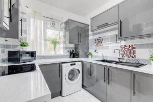 Close to the US Embassy, 9 Elms - Spacious 1 Bed apartment