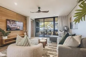 Lush 40 - Tinley Manor