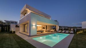 6 Bedroom Luxury Villa in Marbella with Private Gym and Sauna