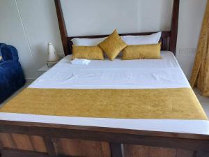 Diani Beachfront Studio with pool