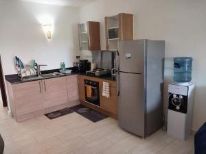 Diani Beachfront Studio with pool