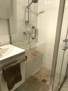 Maisons de vacances Cozy House with Free Private Parking : photos des chambres