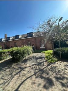 Shrewsbury Apartment with Parking