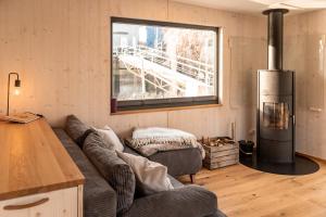 Geräumige, hochwertiges Hausboot PETITE mit Kamin