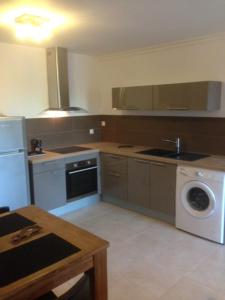 Appartements Gite classe touristique belle piscine 8kmd-Avignon : photos des chambres